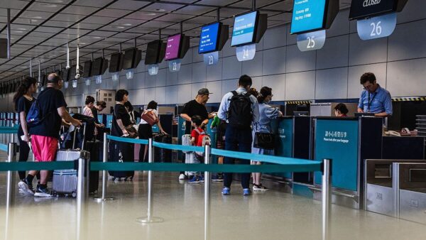 Hong Kong Extends Airport Check-In Hours to Boost Tourism